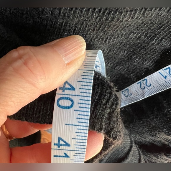 Black Long Open Sweater Vest (Sz Lg) - Picture 10 of 10